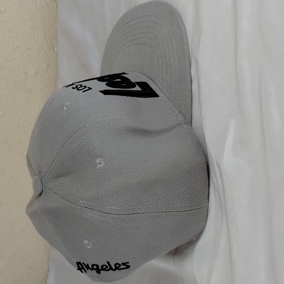 Los Angeles Gray Black Embroidered Lettering Snapback UNISEX - Picture 6 of 8